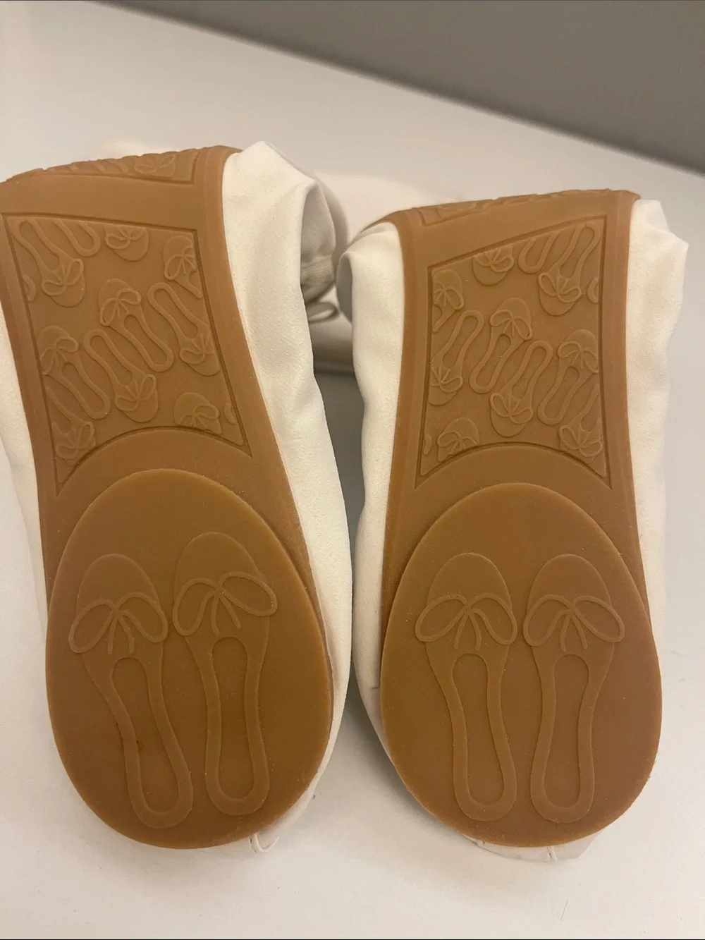 Talaria - Women’s White & Gold Foldable Ballet Flats Size 10